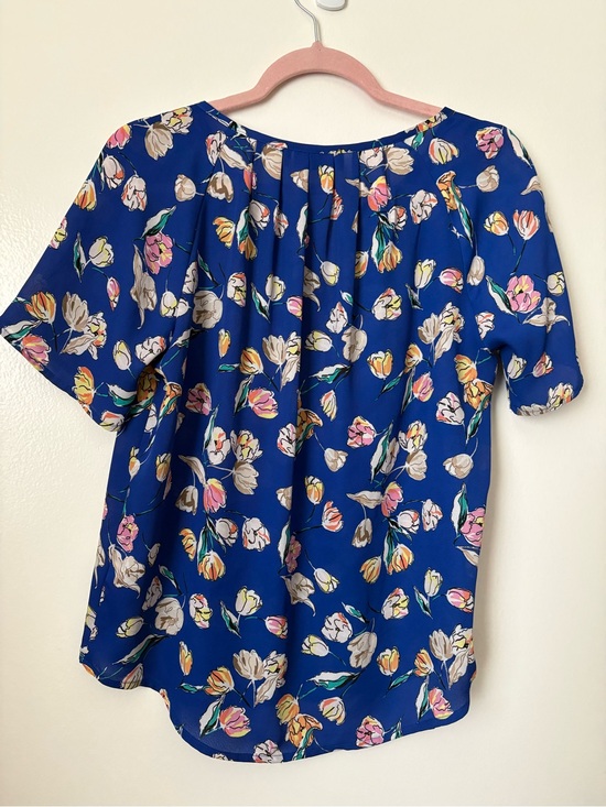 Apt. 9 Tops - APT.9 Blue Floral Print Top with Pink Trim